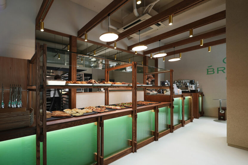 작은 공간에 담긴 구조의 미학, 겟브레디 베이커리(Get Bready Bakery) 3 ph7 architects getbready bakery 2