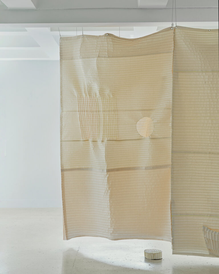 벽 너머로 엿본 레이블의 진화,〈소프트 월〉전