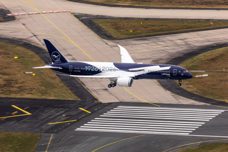 굴레를 벗어난 세기의 활주, 루프트한자 그룹 브랜드 리디자인