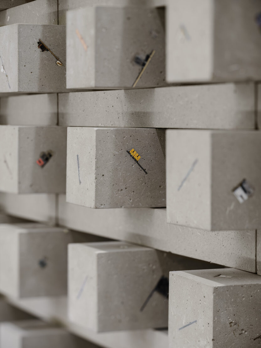 NAVER 1784 28F Low Re. 033