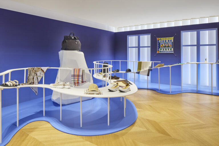 에르메스가 그려낸 미지의 세계